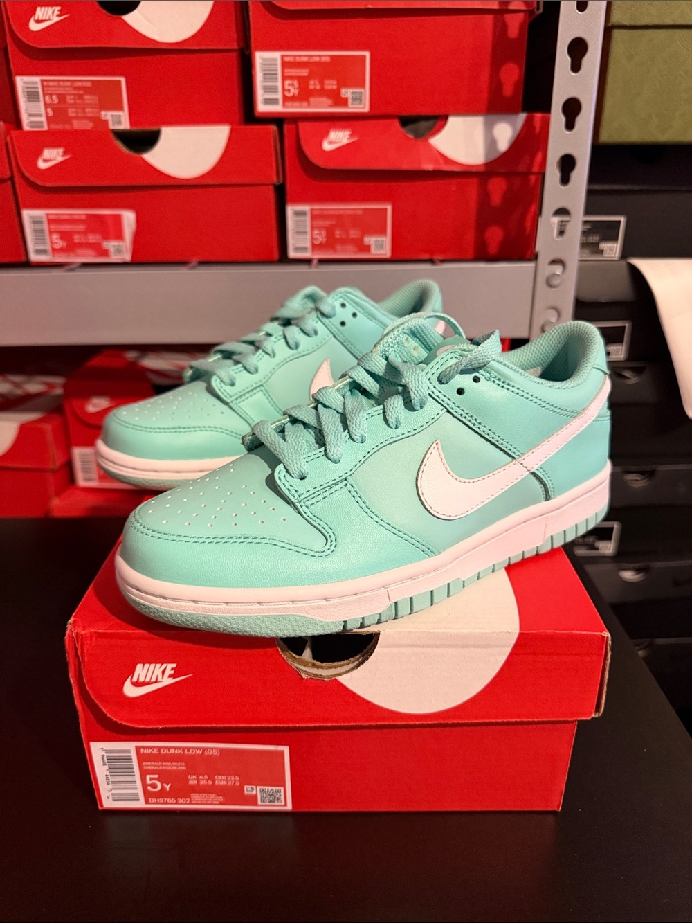 Nike Dunk Low Emerald Rise GS Size 5y Mint Green and White
